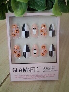 Glamnetic Press On Nails Short Almond Seasonal ~ Halloween ~ My Boo ~ Adorable